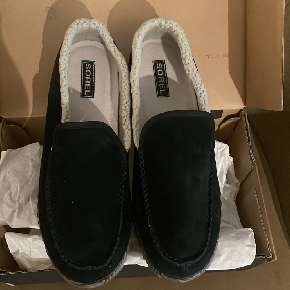 BNIB Black Sorel Dude Mocs